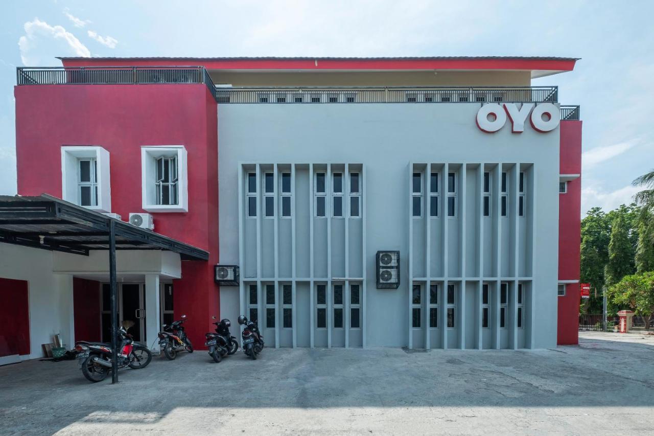 Oyo 2132 Pondok Avicenna Чиребон Экстерьер фото